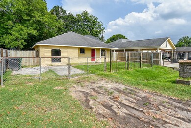 7102 Sunnyhill St, Houston, TX 77088 - photo 5