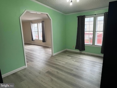 880 Royal Crest Dr, Martinsburg, WV 25401 - photo 6