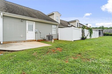 951 Barracuda Ave, Statesville, NC 28677 - photo 3