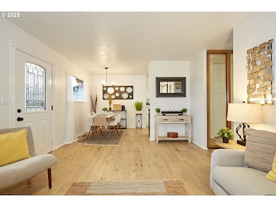 6527 SE 77th Ave, Portland, OR 97206 - photo 4