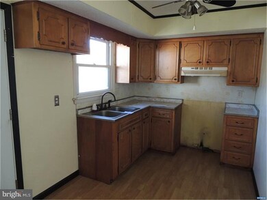 219 Edgewood Dr, Bear, DE 19701 - photo 2