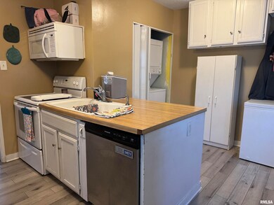 2014 W 68th St, Davenport, IA 52806 - photo 4