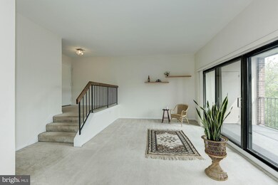 110 Roberts Ln unit 401, Alexandria, VA 22314 - photo 2