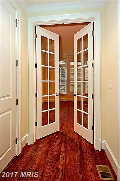 2157 Royal Lodge Dr, Falls Church, VA 22043 - photo 6