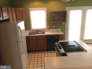 72 Victoria Square, Frederick, MD 21702 - photo 3