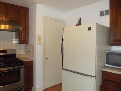 18426 Clyde Rd, Homewood, IL 60430 - photo 5