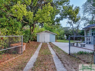 1526 E 38th St, Savannah, GA 31404 - photo 6