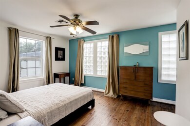 1423 Marshall St, Houston, TX 77006 - photo 6
