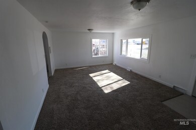 1051 Yale Ave, Burley, ID 83318 - photo 2