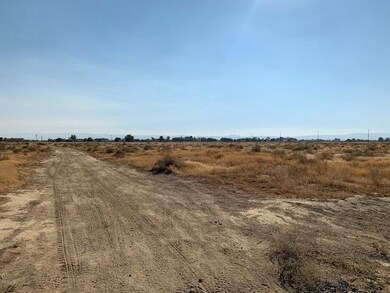 2455 58th St W, Rosamond, CA 93560 - photo 7