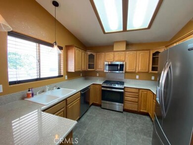 18155 Deer Park Ln, Victorville, CA 92395 - photo 4