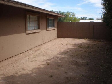 6924 Side Yard