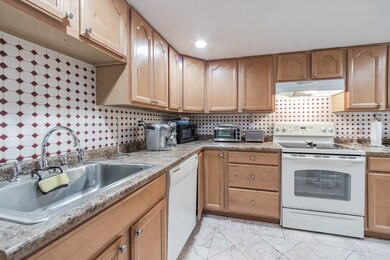 144 Thissell Ave unit 9, Dracut, MA 01826 - photo 3