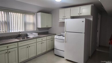 611 E Park Ave unit Lower Level 5 steps, Long Beach, NY 11561 - photo 5
