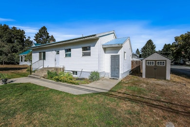 800 W 3rd St, Newport, WA 99156 - photo 2