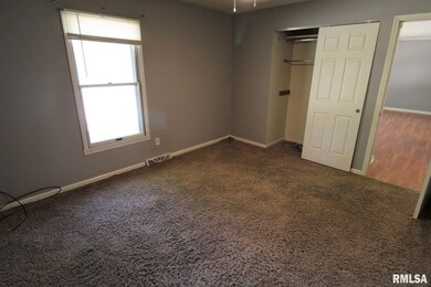 3204 W 43rd St, Davenport, IA 52806 - photo 4