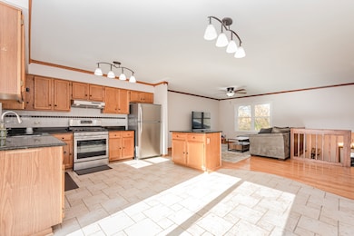 135 Lotus Dr, Lakemoor, IL 60051 - photo 3