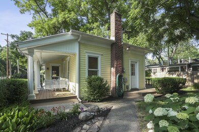 002-photo-front-view-8428273
