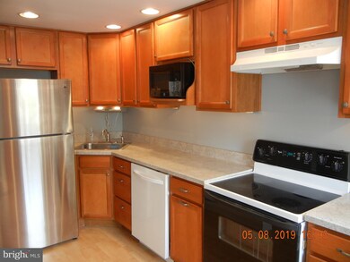 1134 Oakwood Dr, Glenolden, PA 19036 - photo 5