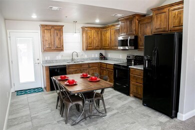 3543 Legacy Cir, Granbury, TX 76049 - photo 4