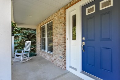 004-Front_Entrance-5964362-medium