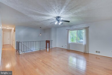 7306 Mariposa Dr, Manassas, VA 20112 - photo 6