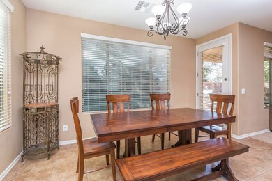 7) DINING AREA