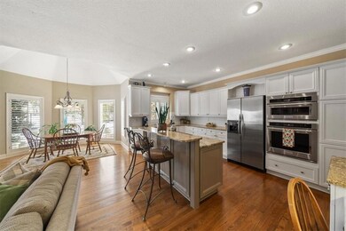 9507 Chestnut St, Lenexa, KS 66220 - photo 3