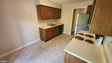 300 Chapel Ct unit 323, Walkersville, MD 21793 - photo 5