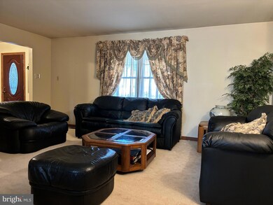 1021 Alexander Dr, Hatfield, PA 19440 - photo 4