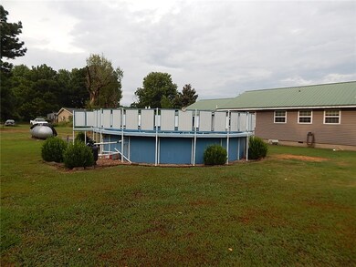 Clean cool pool ready for new family to enjoy!