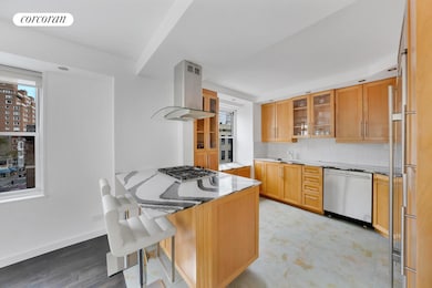 150 E 61st St unit 6E, New York, NY 10065 - photo 4