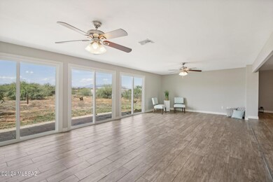 W Killarney Ave-004