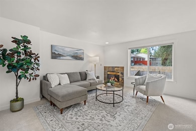 12311 Roosevelt Way NE unit B, Seattle, WA 98125 - photo 6