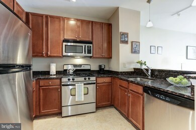 2665 Prosperity Ave unit 321, Fairfax, VA 22031 - photo 2