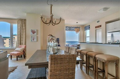 Eat-In Kitchen and Dining Area