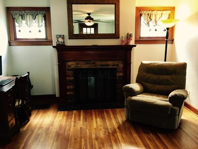 Living Room F/P
