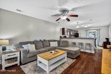 404 Falls Cove, Jacksonville, NC 28546 - photo 3