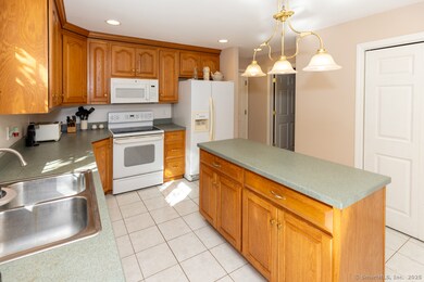 129 Falls Landing Rd, Deep River, CT 06417 - photo 6