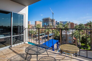 Furnished Mid-Century Condo!