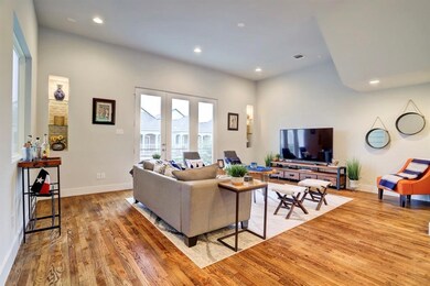 864 Wakefield Dr unit E, Houston, TX 77018 - photo 2