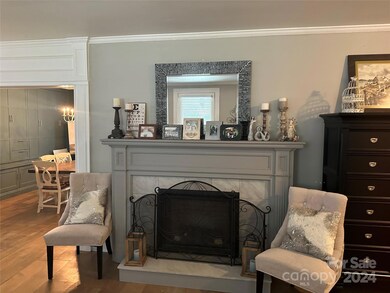 235 N Race St, Statesville, NC 28677 - photo 4