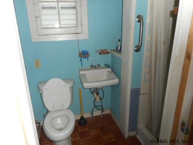 78 Wyllie St, Schenectady, NY 12307 - photo 6