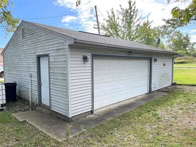 2.5 Car Detached Garage