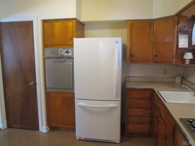 3050 Avon Rd, Bethlehem, PA 18017 - photo 6