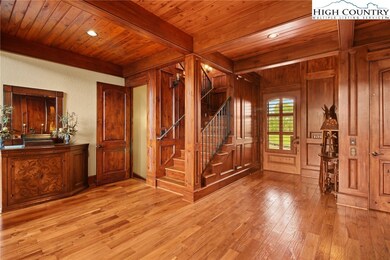 Entrance foyer & elevator