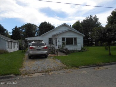 504 Forest Ave, Sturgis, MI 49091 - photo 2