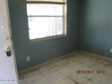 8325 Parr Ct N, Jacksonville, FL 32216 - photo 7