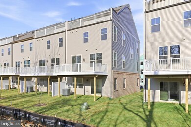 1011 Venifena Terrace SE, Leesburg, VA 20175 - photo 6