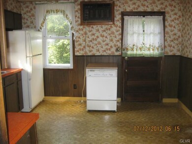 451 S Walnut St, Slatington, PA 18080 - photo 5